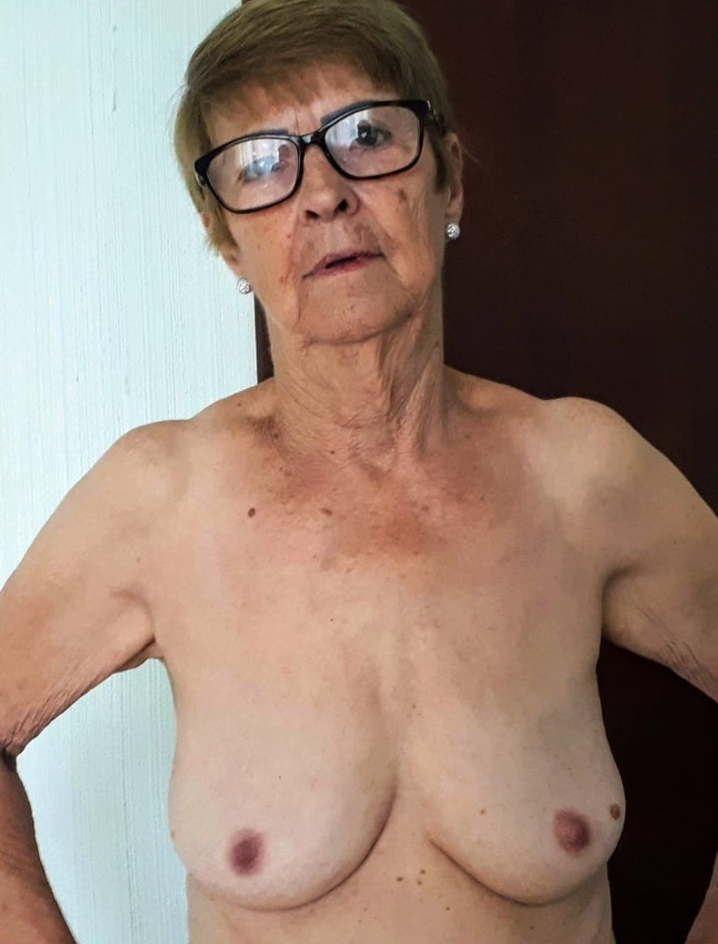 Hottest aged gilf is showing off her tits