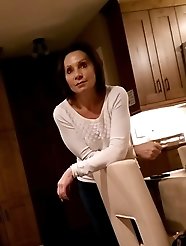 Sexiest older lady is exposing her sexy lines