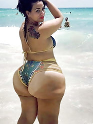 Sexy-shaped aged grandmom is spreading her hips for fun