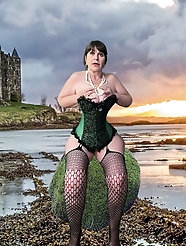 Chupita84 gets her facial cumshot