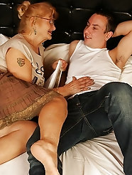 Shameless ladies in their solo play