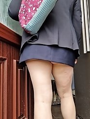 Mothers bouncy breasts